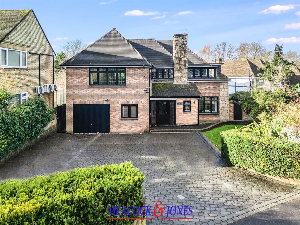 5 bed detached house for saleMount Avenue, Hutton Mount, Brentwood CM13