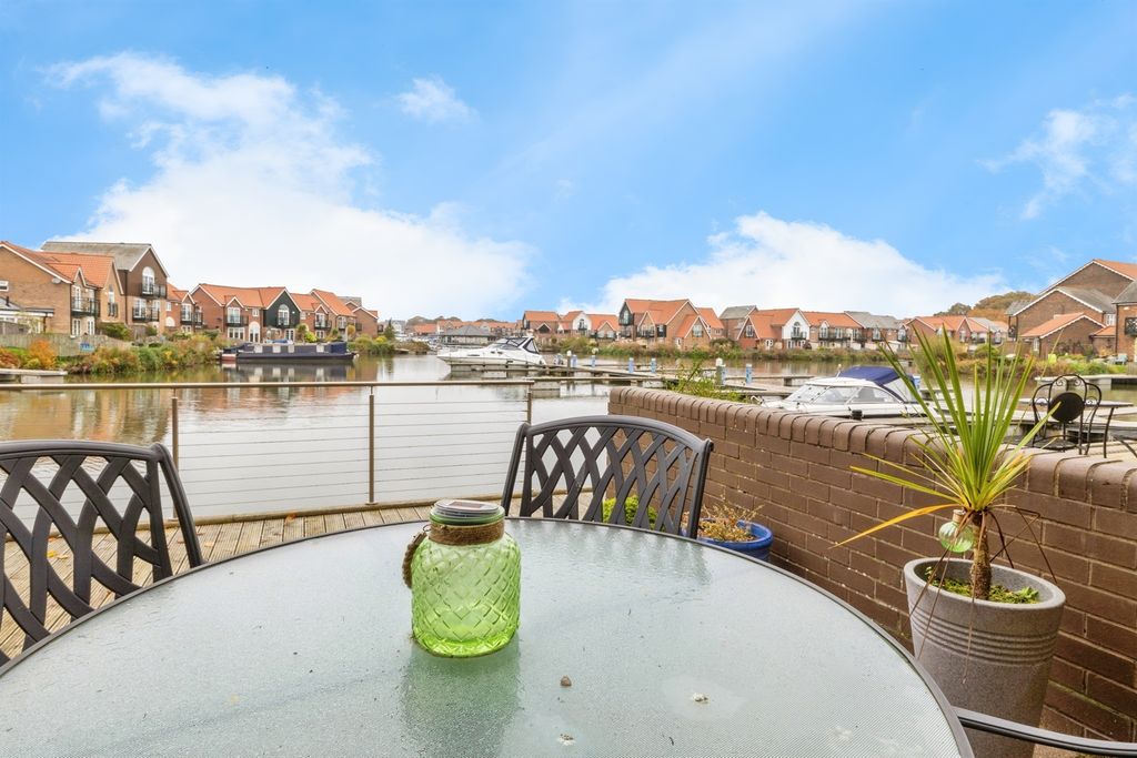 Additional image 23 of 2 bed flat for saleMarine Approach, Lincoln LN1