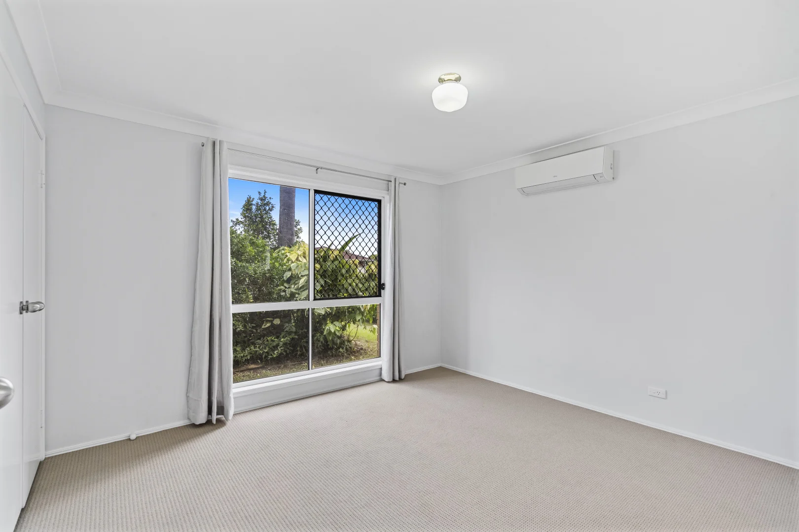 7 Williams Way, Calamvale QLD 4116 photo 4