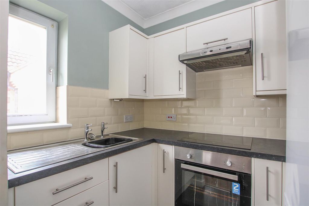 Additional image 3 of 1 bed flat for saleSawyers Hall Lane, Brentwood CM15