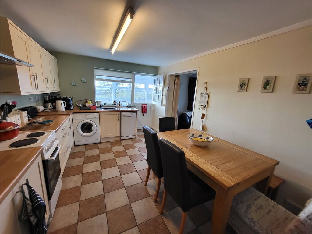 4 bed bungalow for salePencarnsiog, Ty Croes, Anglesey LL63 photo 4