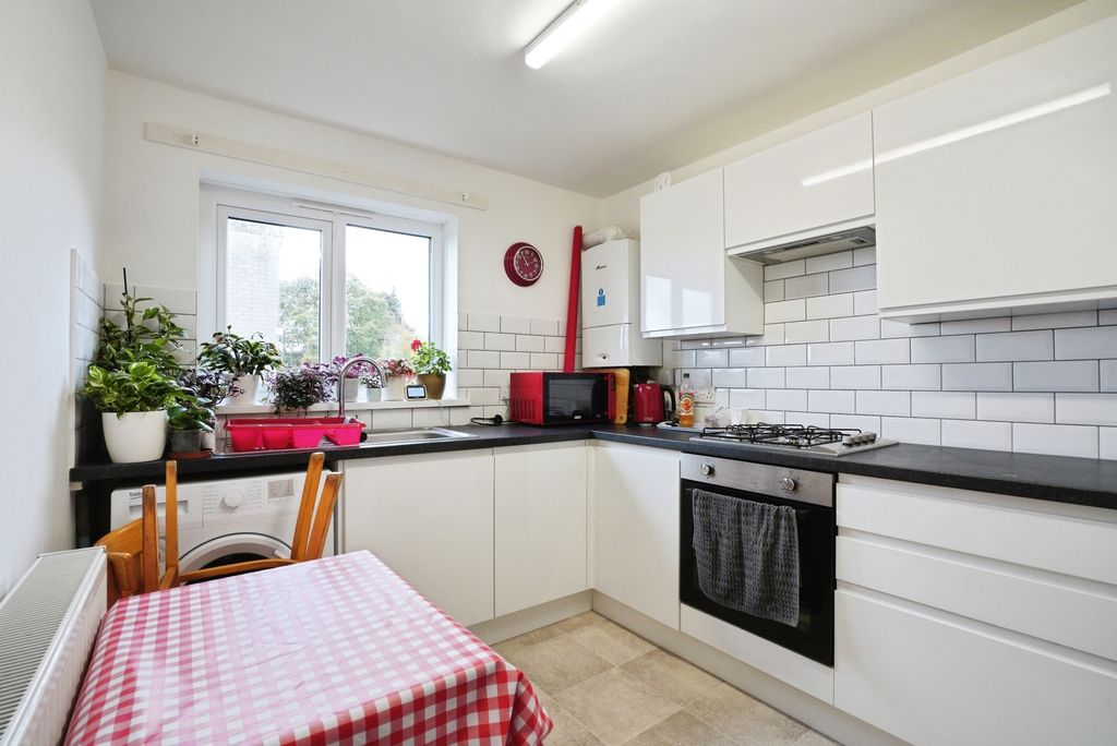 Additional image 3 of 1 bed flat for saleWallace Road, Bodmin, Cornwall PL31