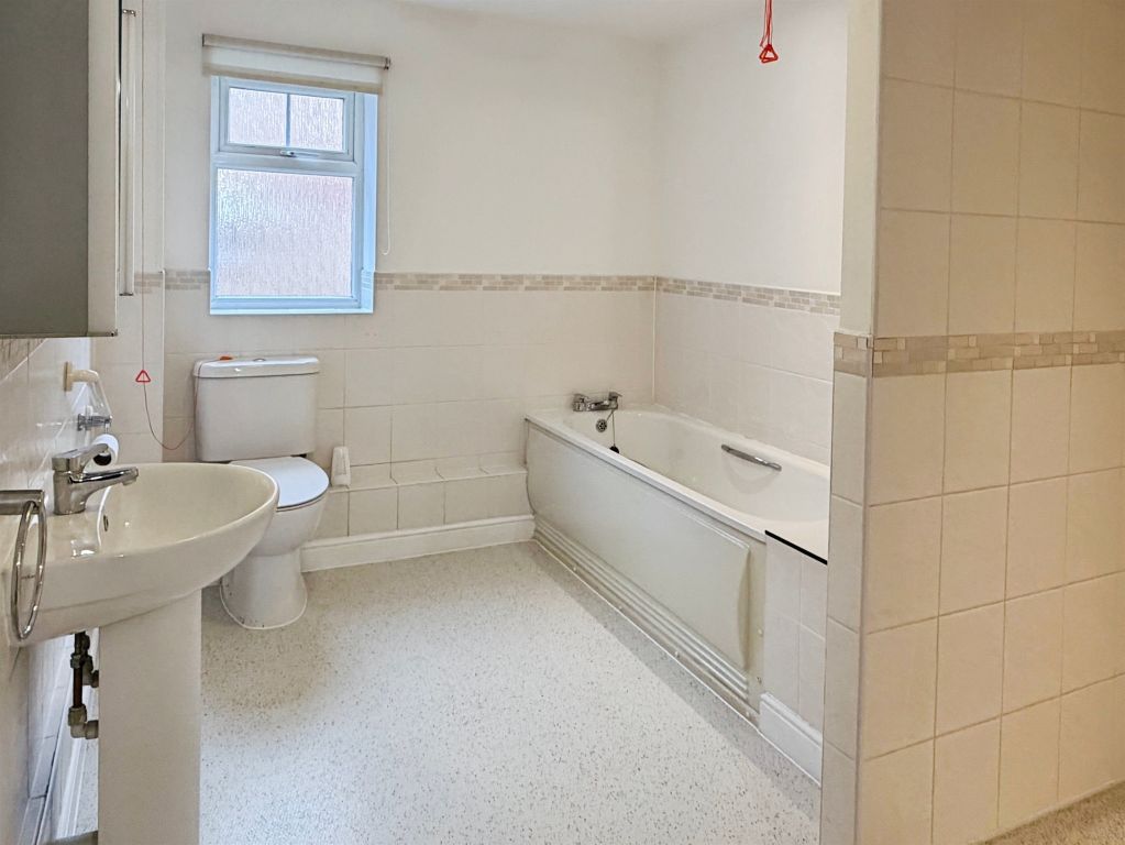 Additional image 10 of 2 bed flat for saleManning Road, Bourne PE10