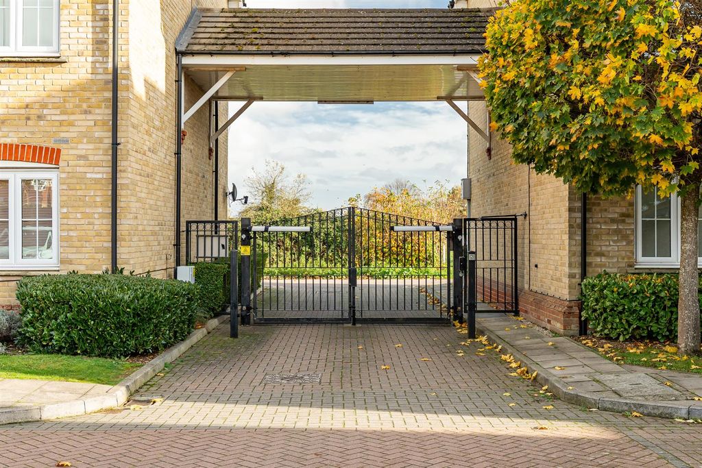 Additional image 5 of 2 bed flat for saleStants View, Hertford SG13