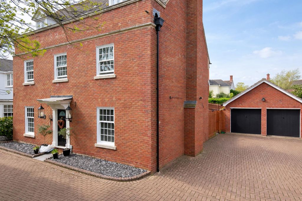 5 bed detached house for saleIckworth Close, Great Notley, Braintree CM77