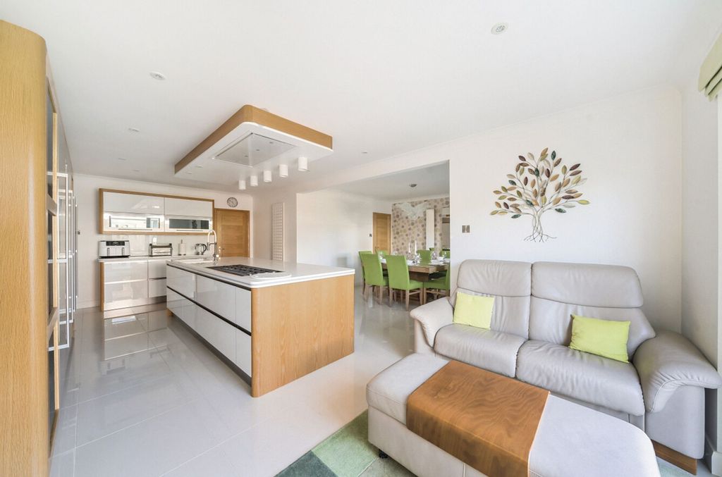 Additional image 9 of 5 bed detached house for saleLimmard Way, Bognor Regis PO22