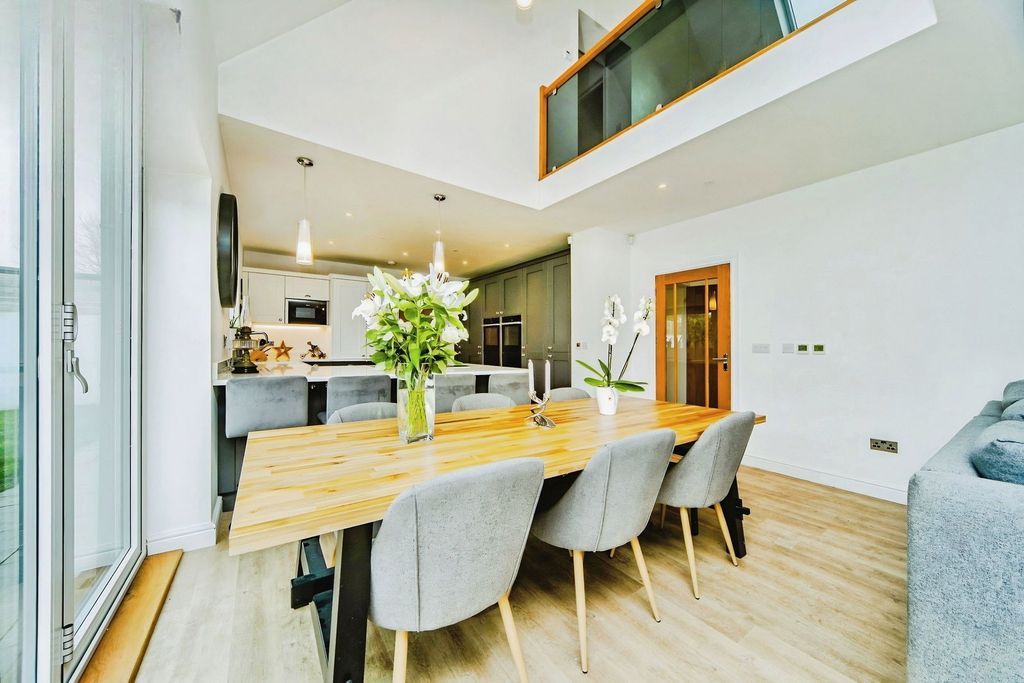 Additional image 6 of 4 bed detached house for saleLaurel Court, Waterton, Bridgend CF31