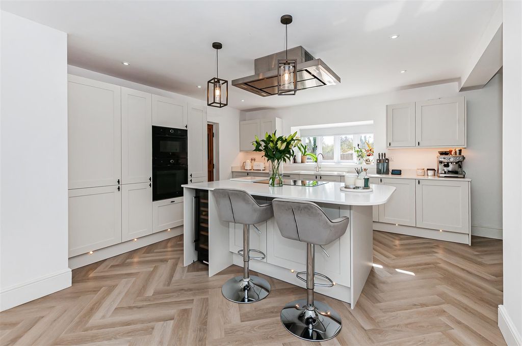 3 bed barn conversion for saleThe Old Barn, Westgate, North Newbald, York YO43 photo 4