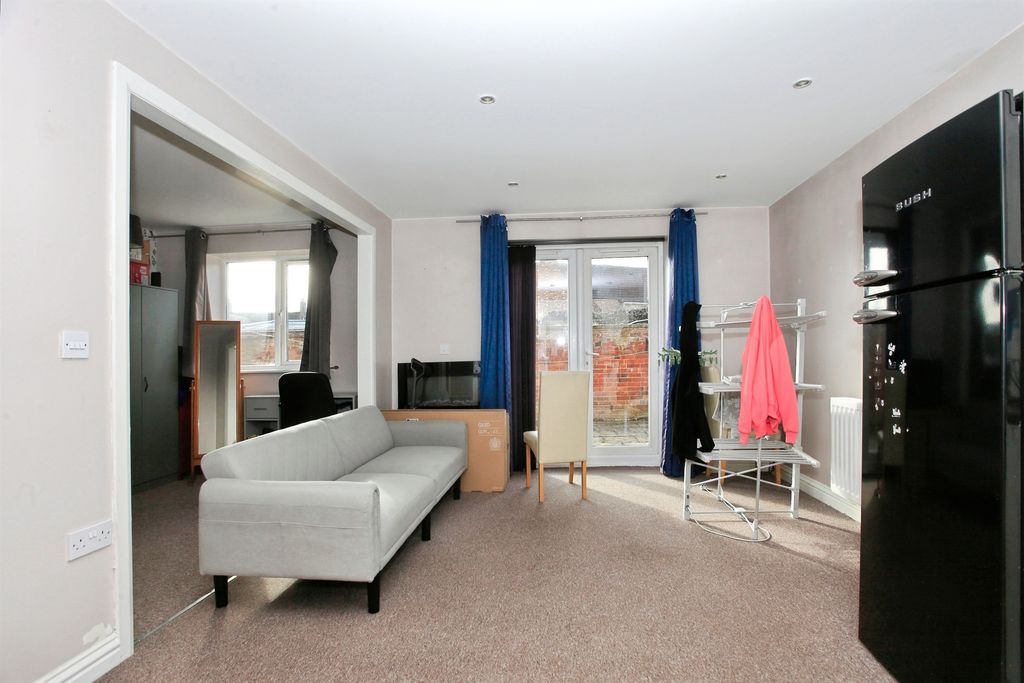 Additional image 4 of 1 bed flat for saleThe Blades, Market Deeping, Peterborough PE6