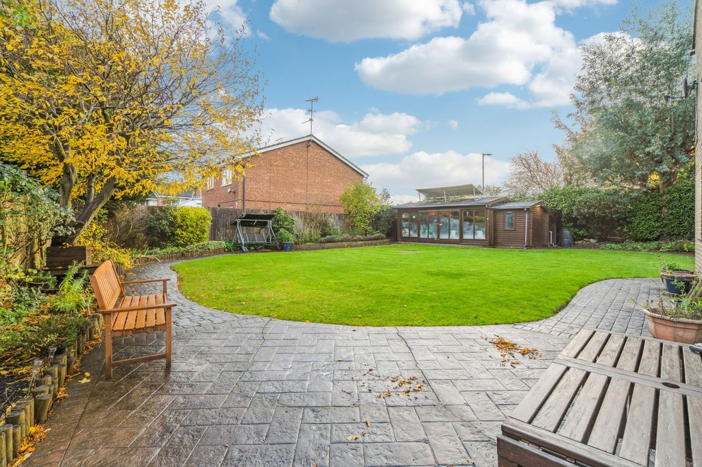 Additional image 25 of 7 bed detached house for saleBeech Drive, Borehamwood WD6