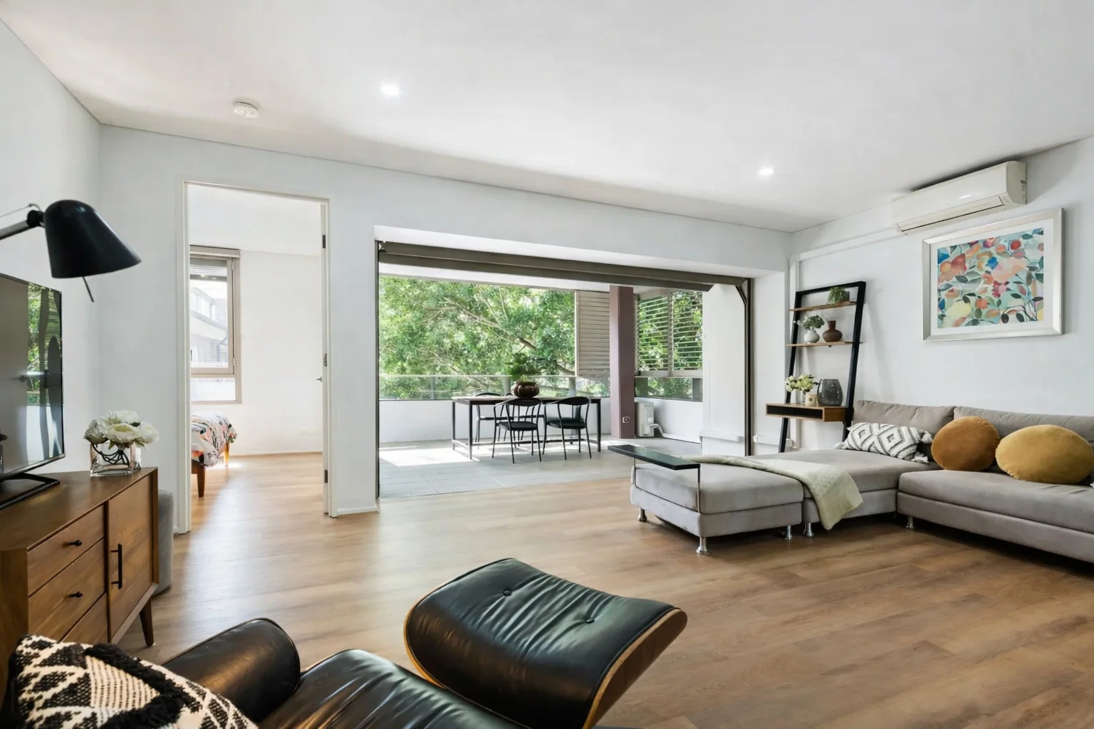 1307/2 Sterling Circuit, Camperdown NSW 2050