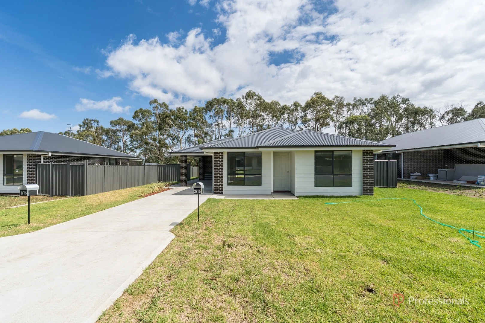 1/16 Sunrise Crescent, Armidale NSW 2350