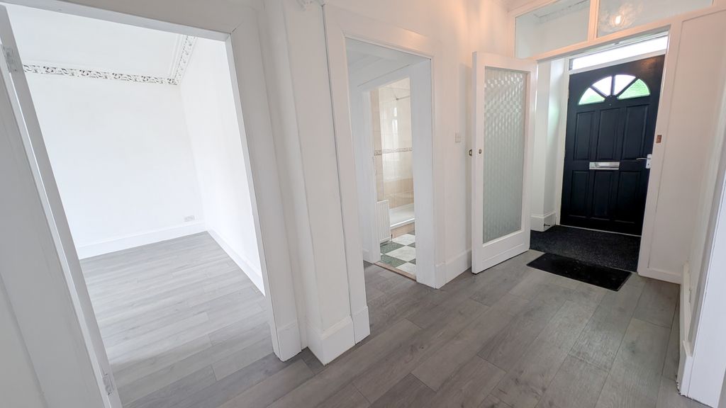 Additional image 3 of 2 bed flat for saleBroad Street, Denny FK6