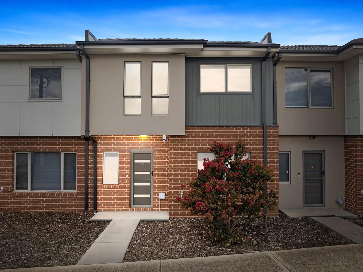 6/64 Escapade Boulevard, Craigieburn VIC 3064