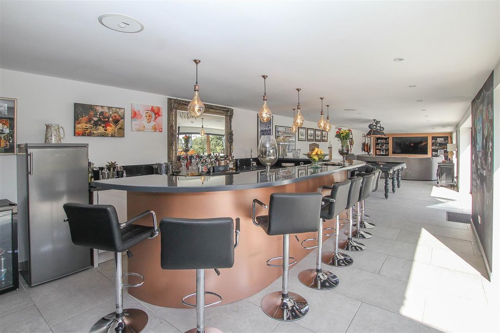 Additional image 24 of 6 bed detached house for saleHay Green Lane, Hook End, Brentwood CM15