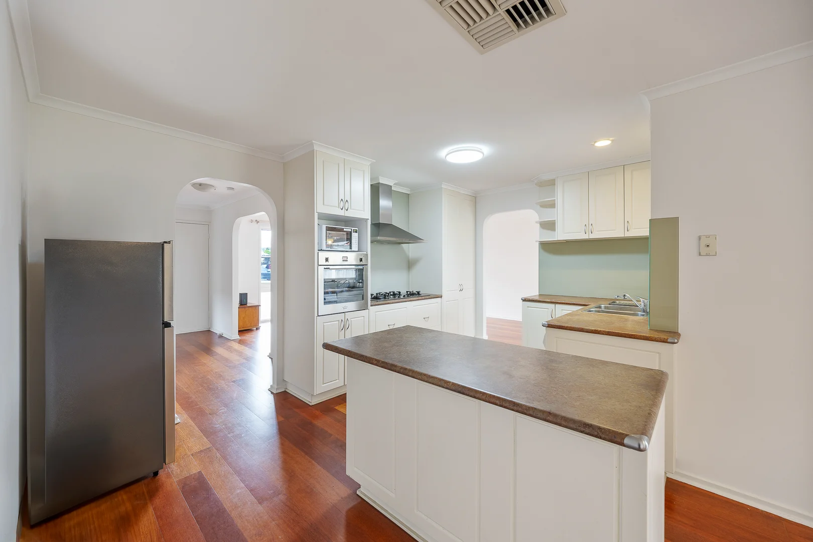 Additional image 3 of 453 Centre Road, Berwick VIC 3806