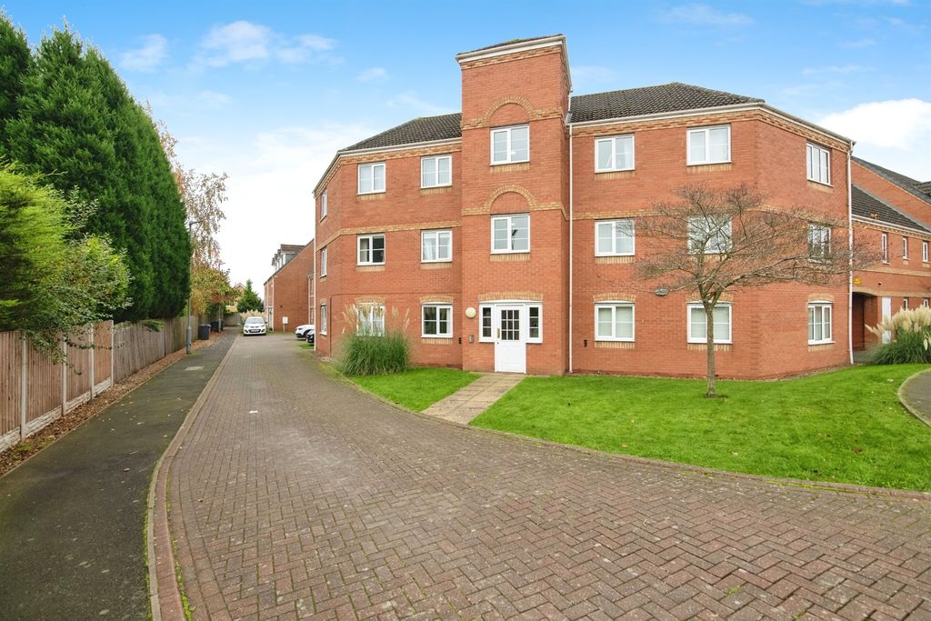 2 bed flat for saleSannders Crescent, Tipton DY4