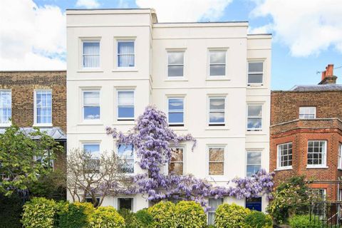 Kew Green, Kew TW9