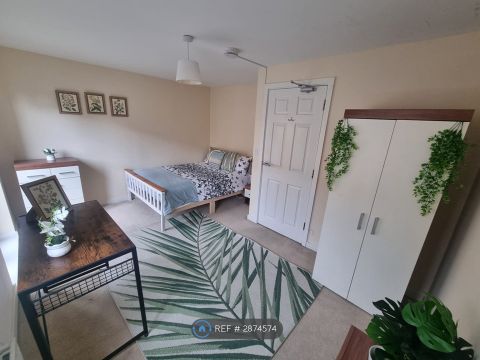 Winter Close, Epsom KT17, Room to rent