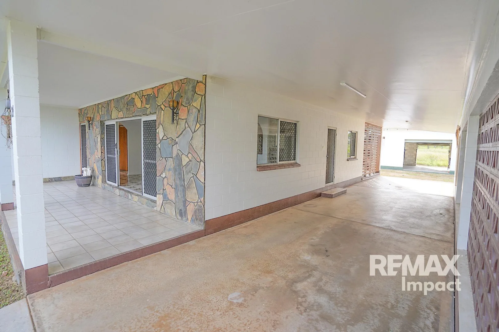 24 Vaughan Street, Mareeba QLD 4880 photo 4