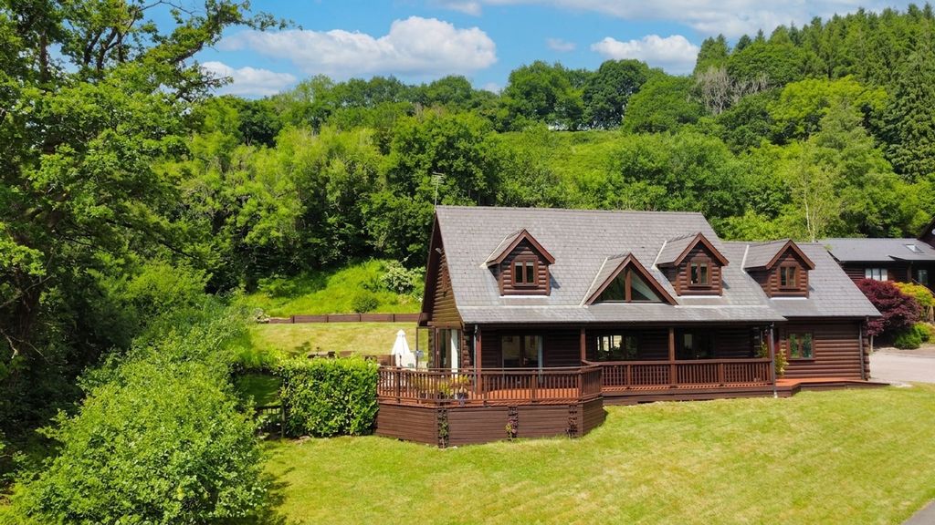 4 bed detached house for saleThistledome, 25 Oakmead Road, Llanharan, Pontyclun CF72