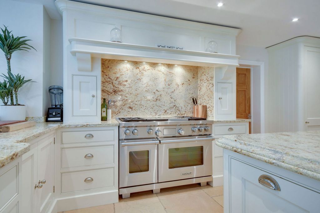 Additional image 16 of 6 bed detached house for saleChallacombe Close, Hutton Mount, Brentwood CM13