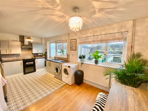 Aneurin Way, Derwen Fawr, Sketty, Swansea SA2