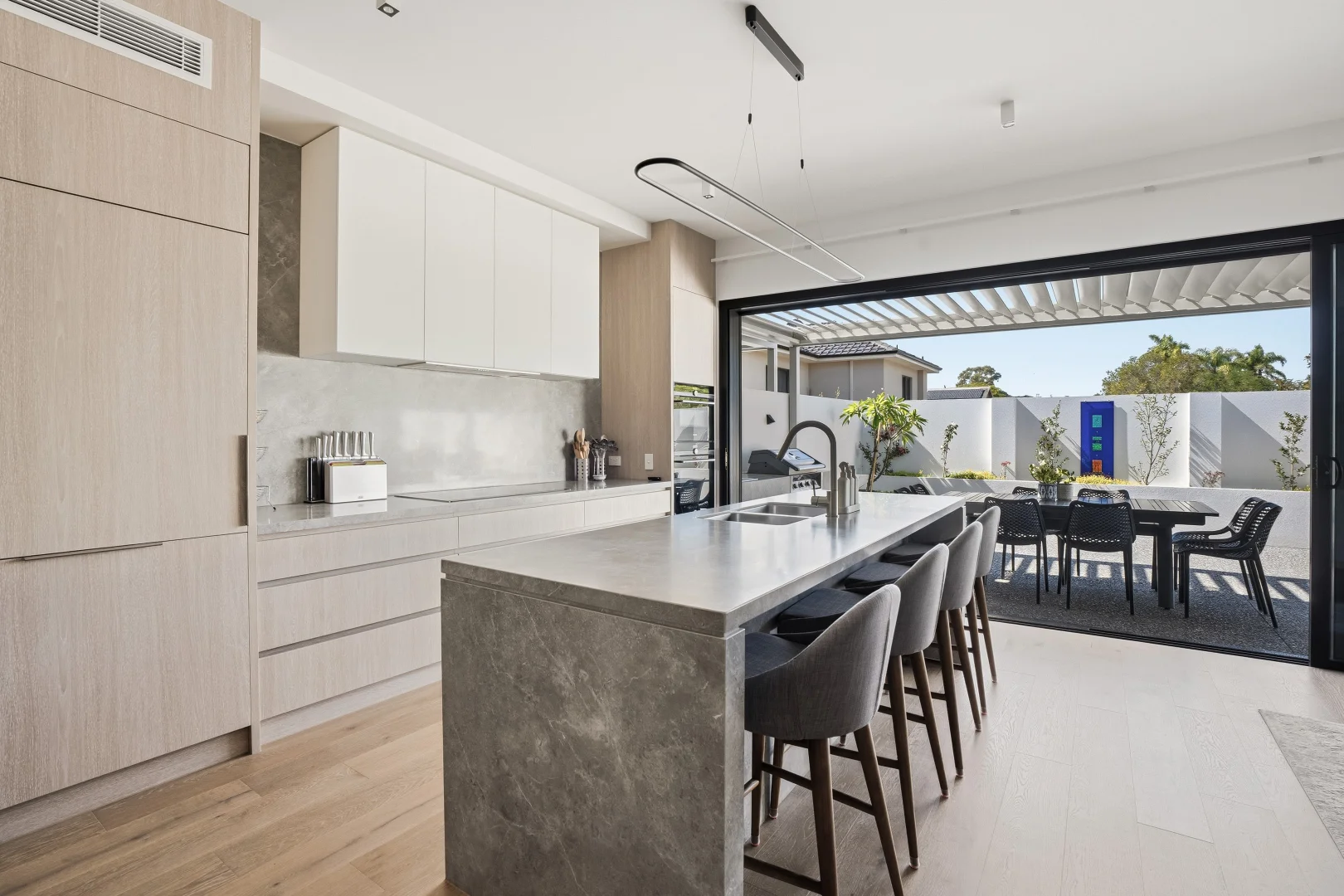6/64 Gallop Road, Dalkeith WA 6009 photo 2