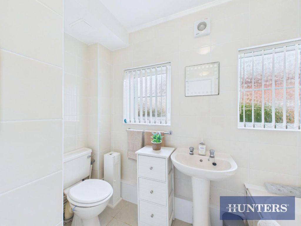 Additional image 11 of 2 bed flat for saleSouth Marine Drive, Bridlington YO15