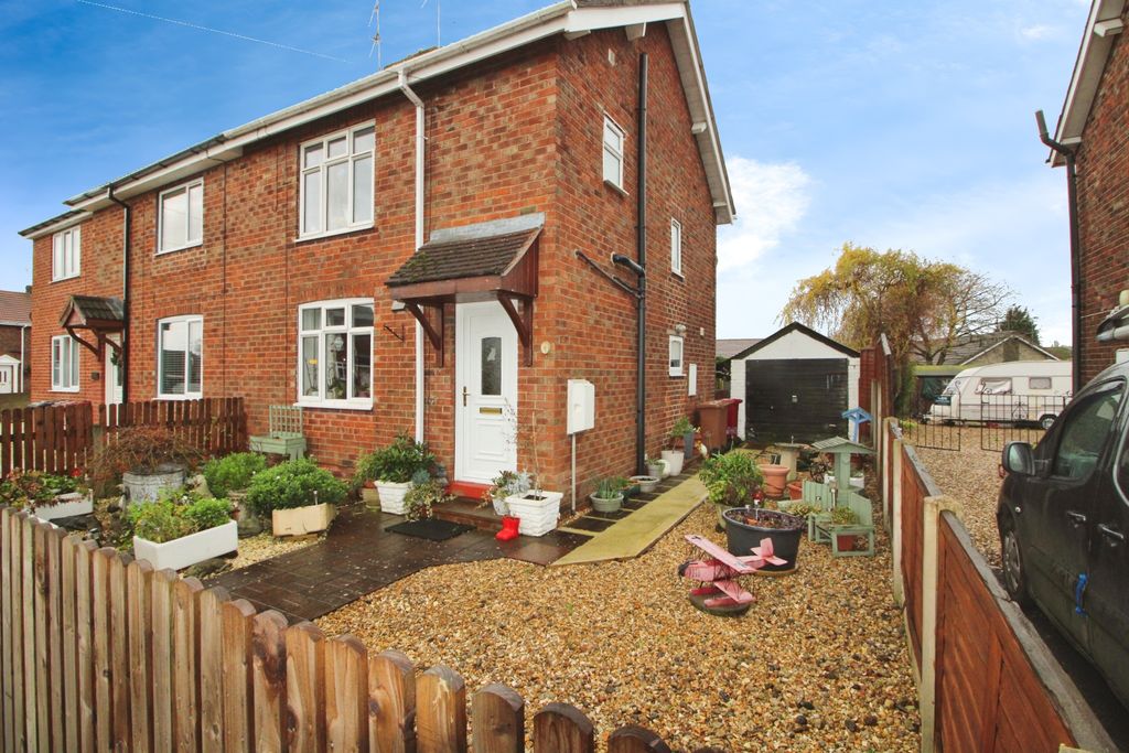 3 bed semi-detached house for saleBirch Avenue, Brigg DN20