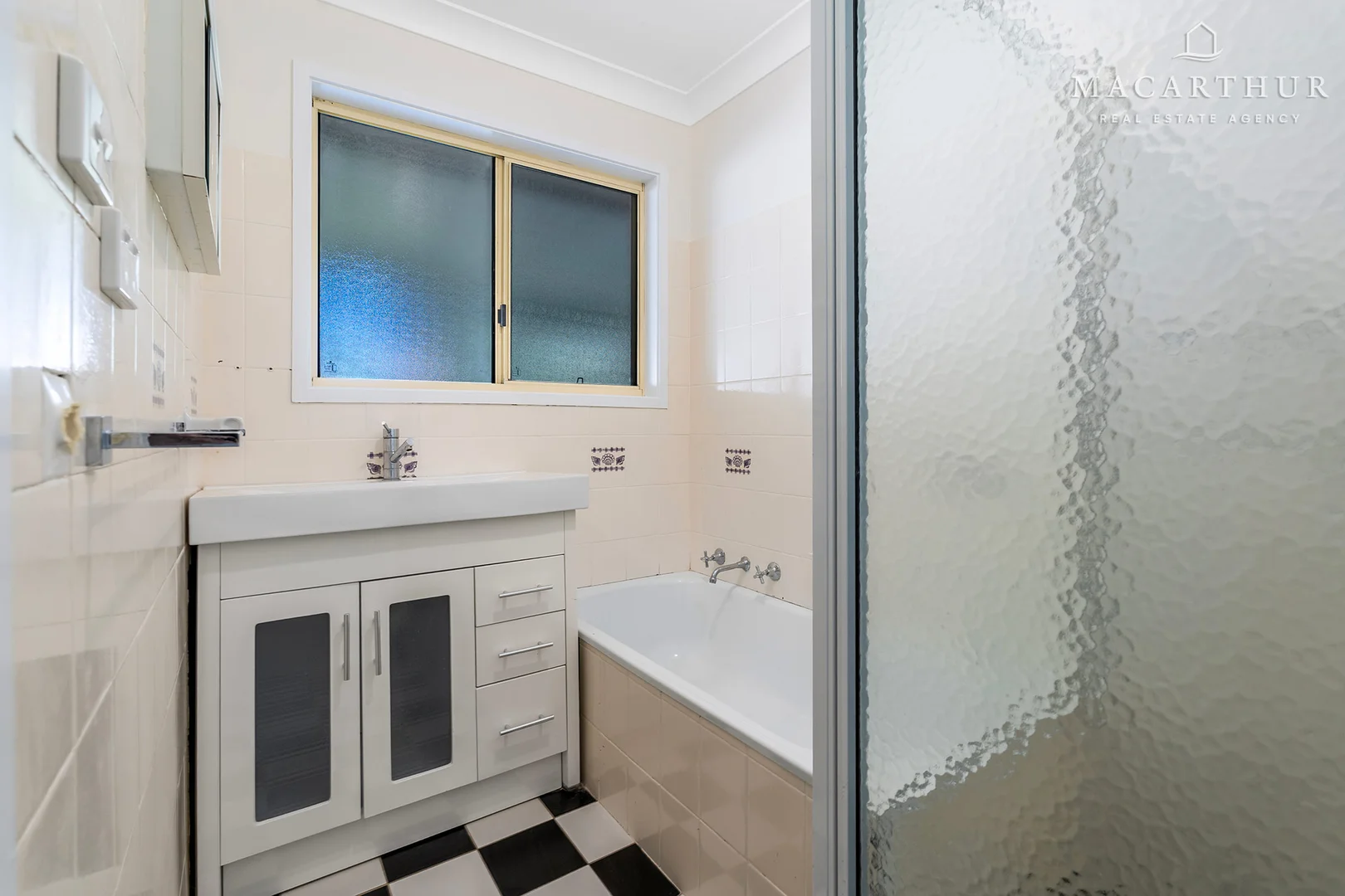 Additional image 9 of 67 Balleroo Crescent, Glenfield Park NSW 2650