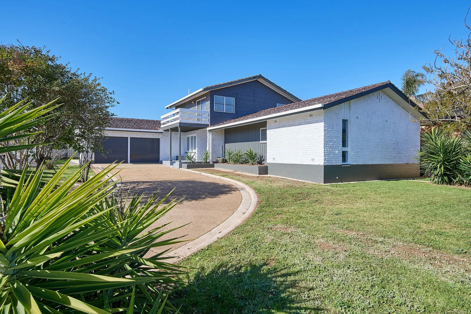 59 Northcott Parade, Mount Austin NSW 2650