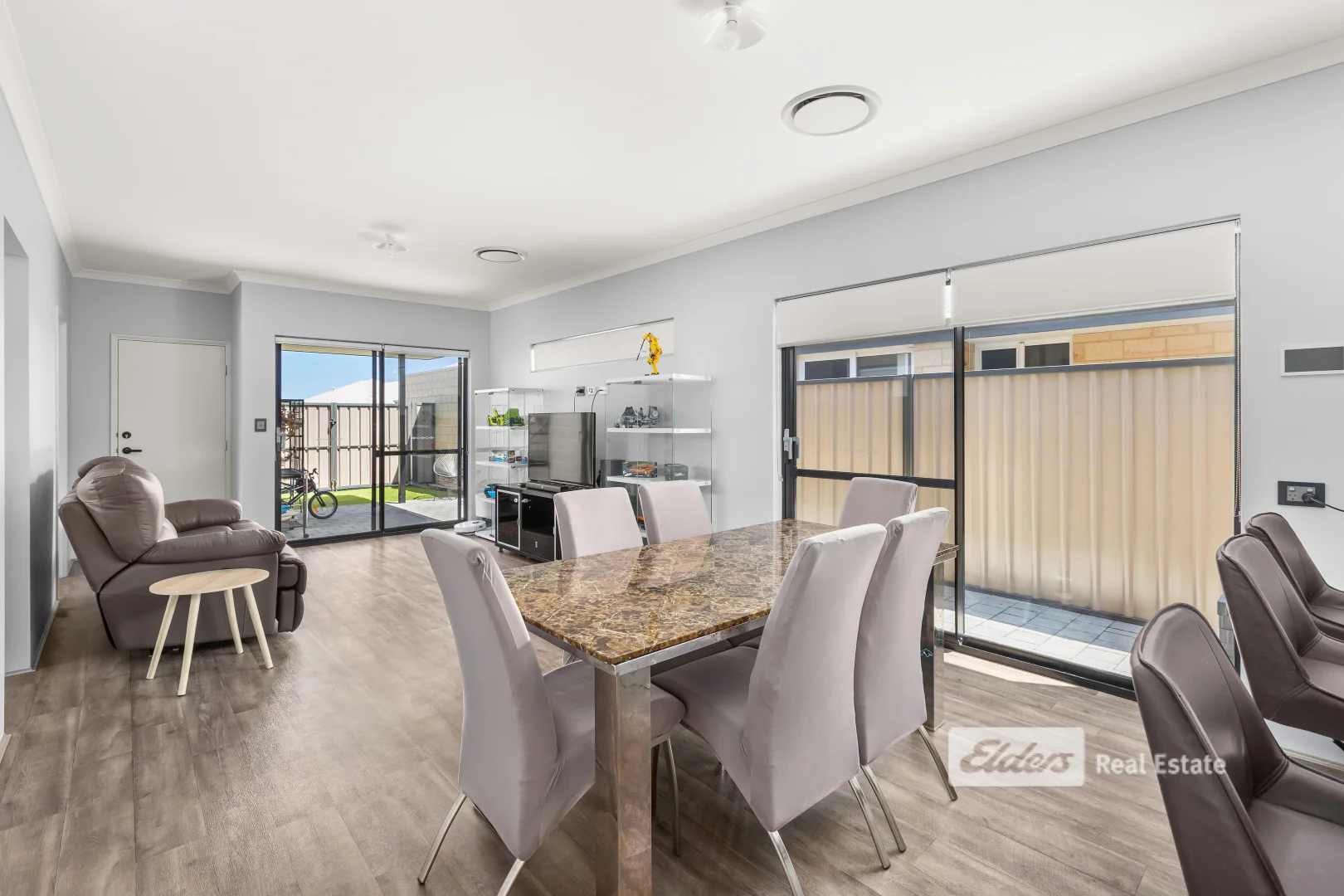 130 The Boulevard, Australind WA 6233 photo 4