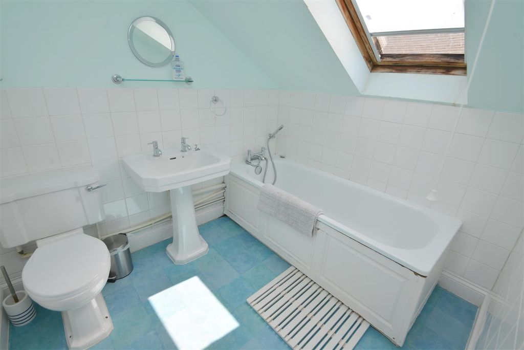 Additional image 12 of 1 bed flat for saleCrackwell Street, Tenby SA70