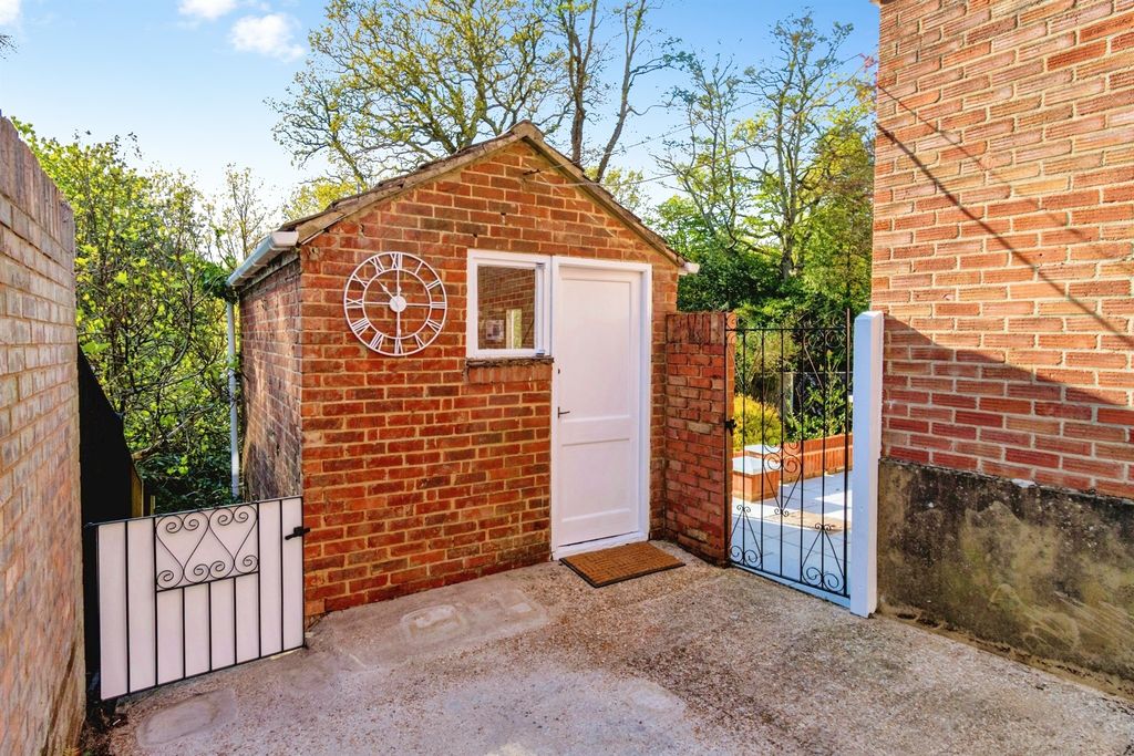 Additional image 19 of 4 bed detached house for saleBassett Dale, Southampton SO16