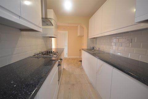 Curzon Street RG30