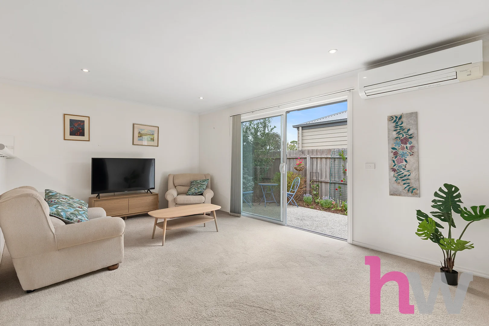 8 Barnfather Street, Thomson VIC 3219 photo 2