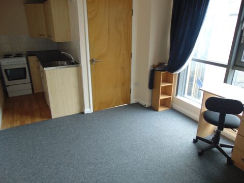 Salisbury Street, Southampton SO15, Studio to rent