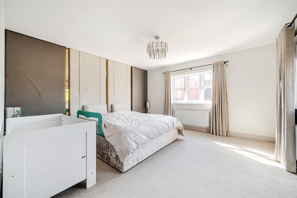 Additional image 11 of 4 bed detached house for saleGale Gardens, Hayley Green, Warfield, Bracknell RG42