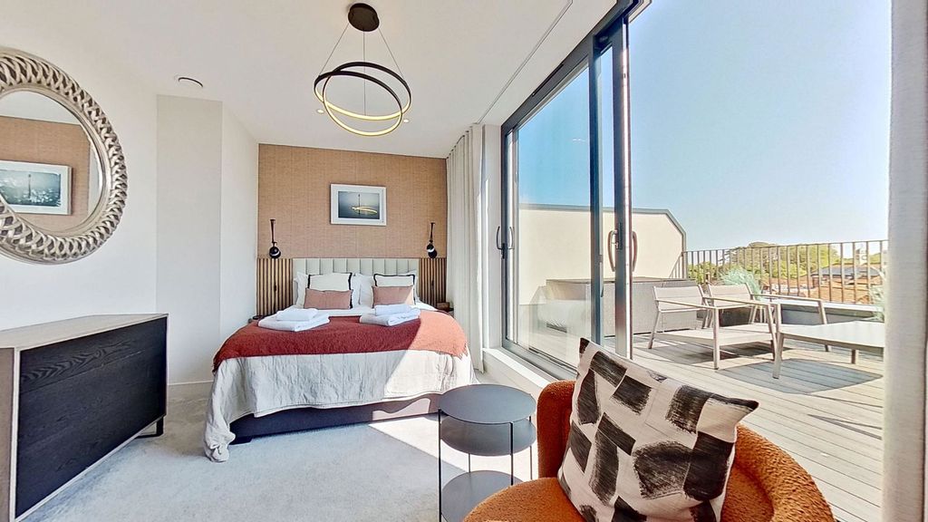 Additional image 10 of 3 bed penthouse for saleConvent Road, Broadstairs CT10