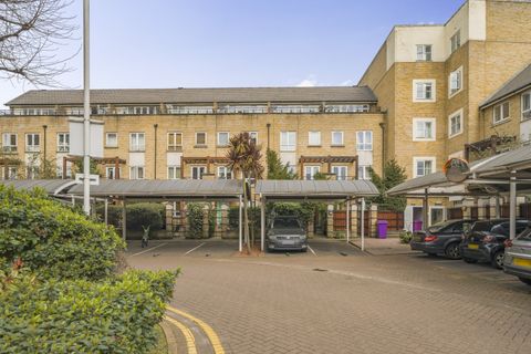St David's Square, Isle Of Dogs E14