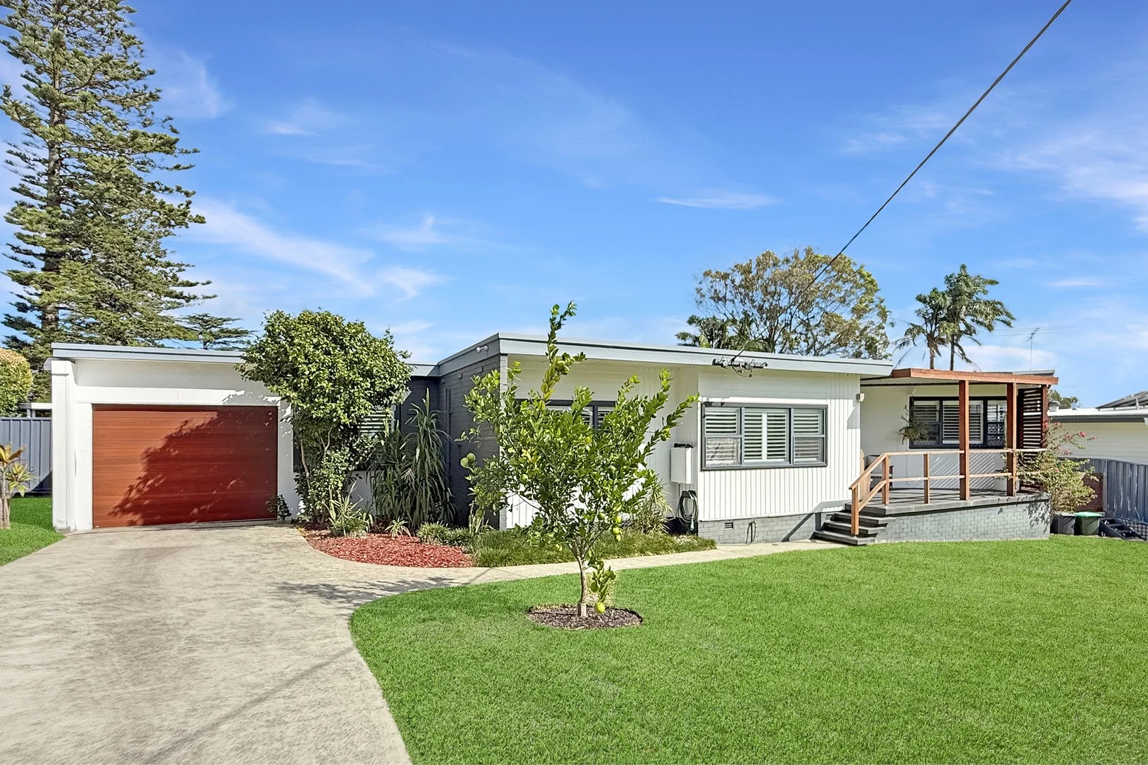 2 Taylor Crescent, Warners Bay NSW 2282