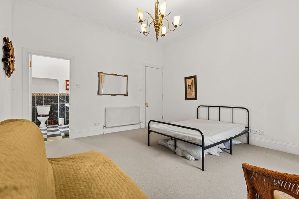 Additional image 19 of 2 bed flat for saleRedheugh Court, Kilbirnie KA25