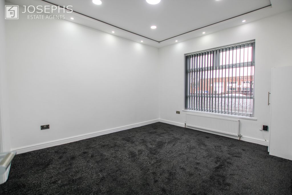 Additional image 2 of 5 bed end terrace house for saleEllesmere Road, Bolton BL3