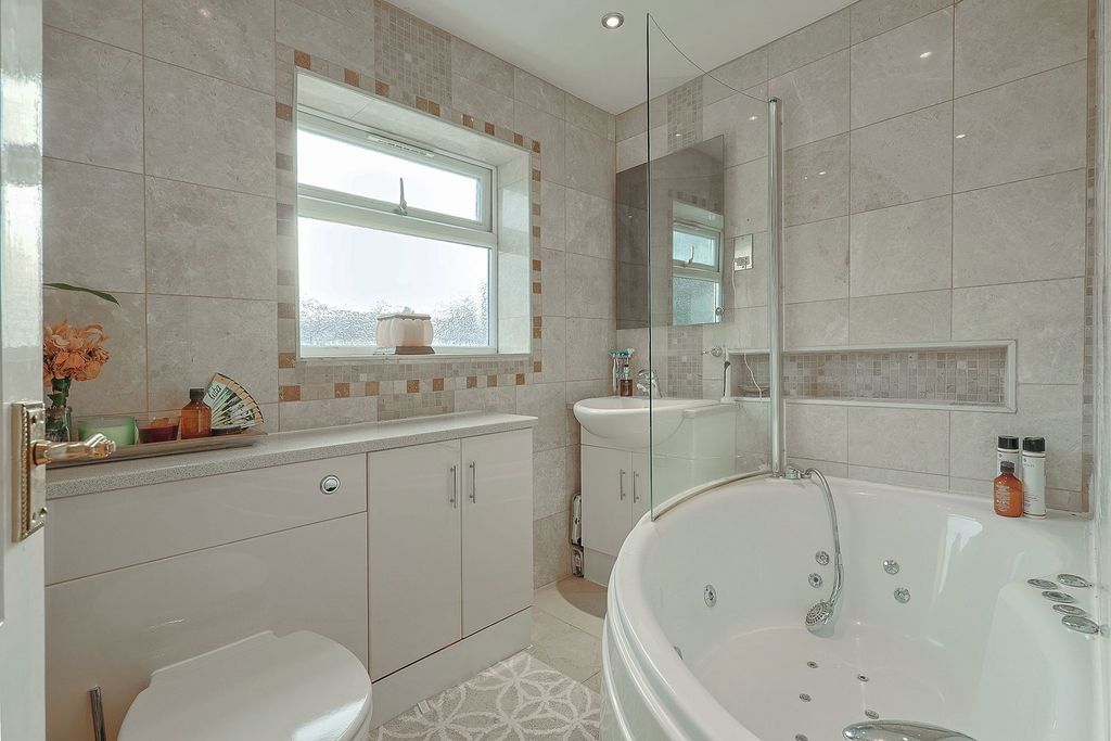 Additional image 20 of 6 bed detached house for saleNorth View Drive, Brierley Hill DY5