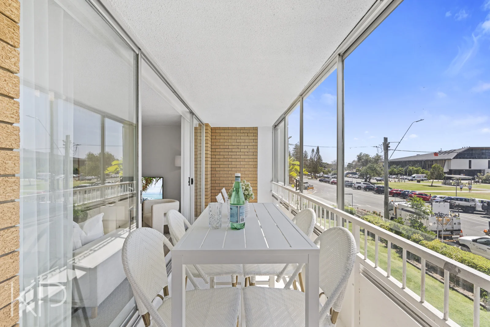 6/4 Elizabeth Avenue, Broadbeach QLD 4218 photo 3