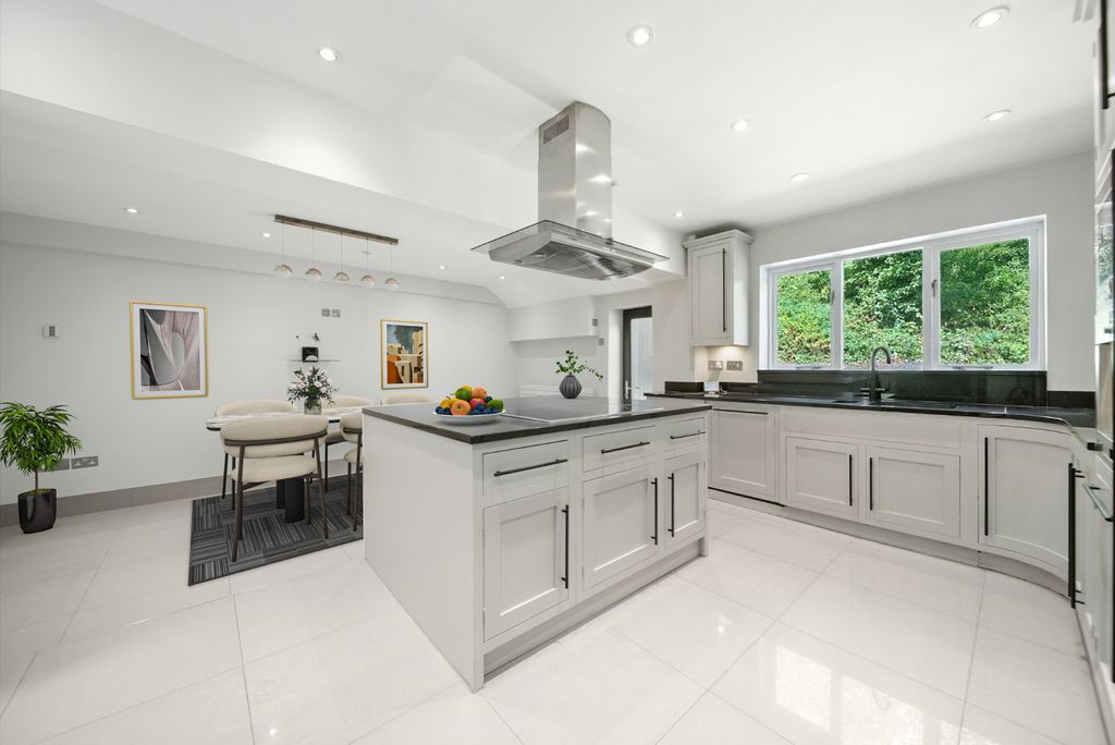 Additional image 4 of 5 bed detached house for saleWoodlands Close, Apperley Bridge, West Yorkshire BD10