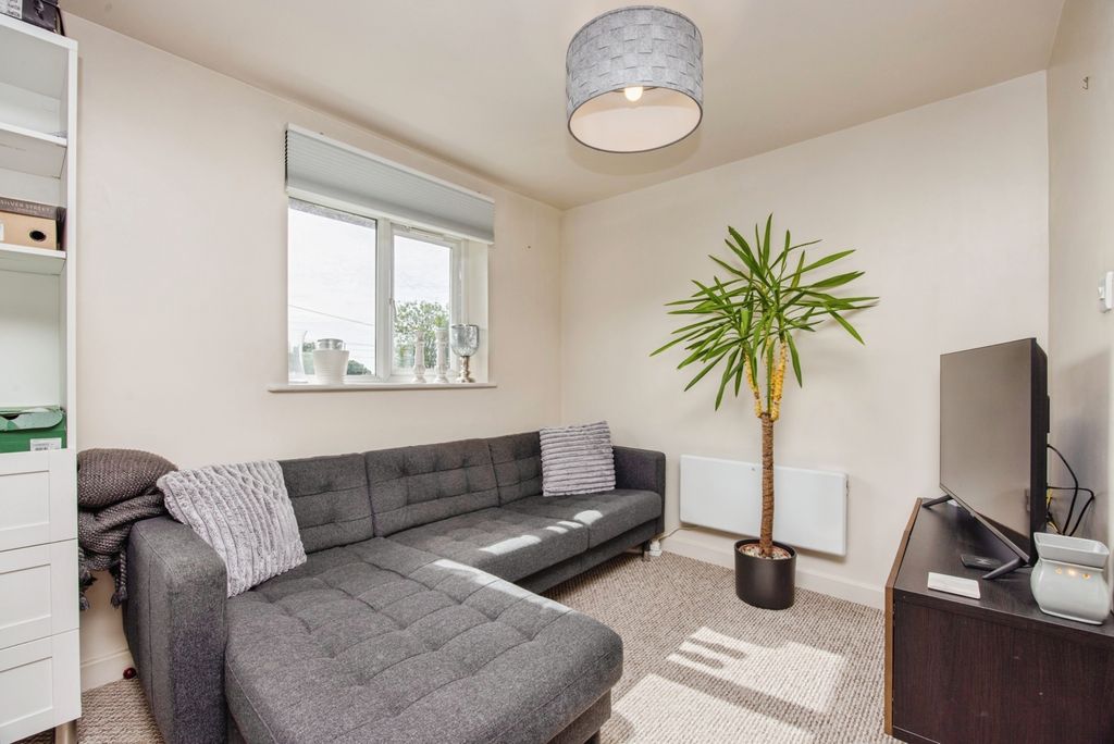 Additional image 3 of 1 bed flat for saleHigher Bore Street, Bodmin, Cornwall PL31