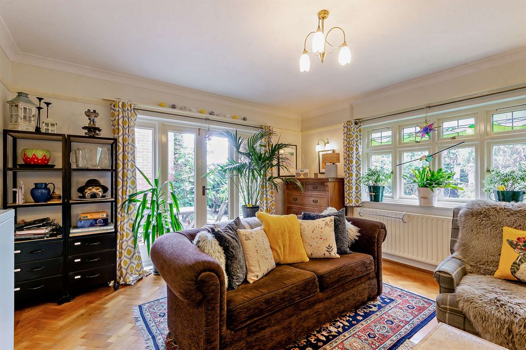 Additional image 6 of 5 bed detached house for saleBroadway Gardens, Peterborough PE1