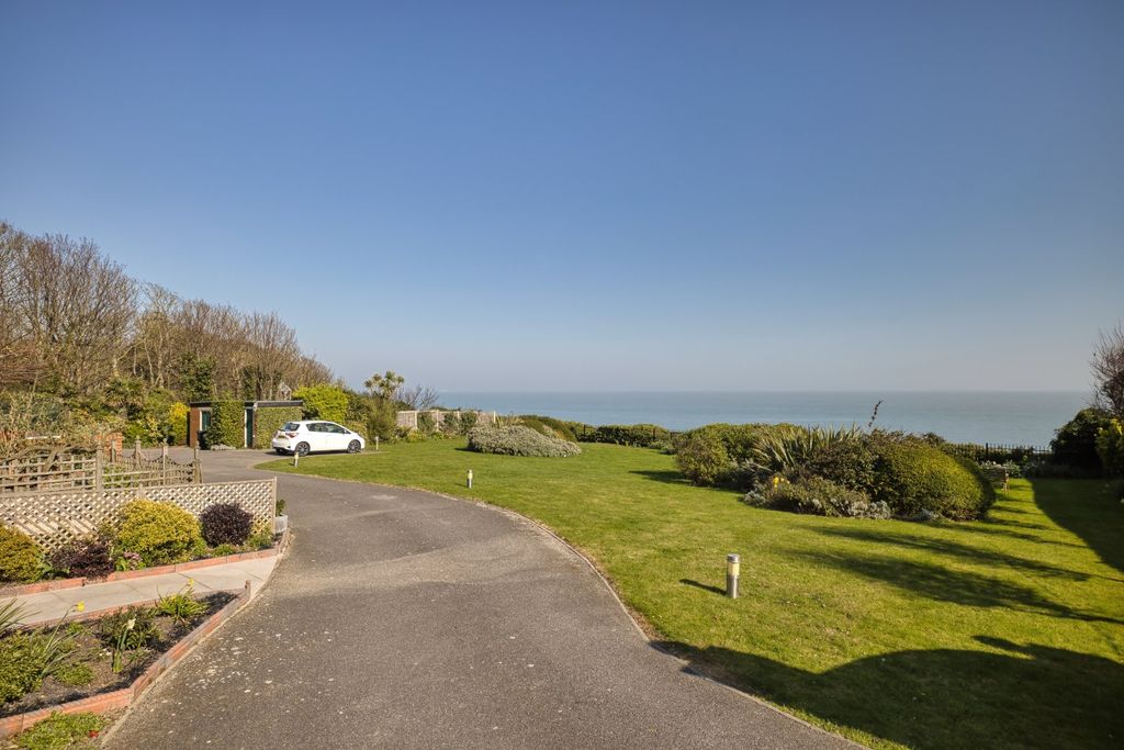 Additional image 13 of 3 bed flat for salePark Road, Broadstairs, Kent CT10